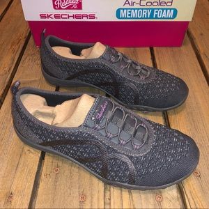 Sketchers Fortuneknit Slip ons